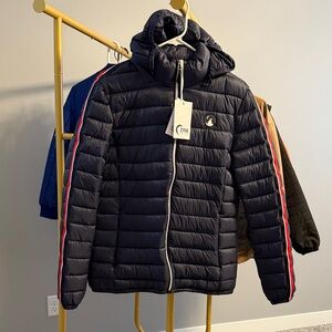 ❤️❤️❤️❤️NWT ZYIA Navy Puffer Jacket with Red Stripes